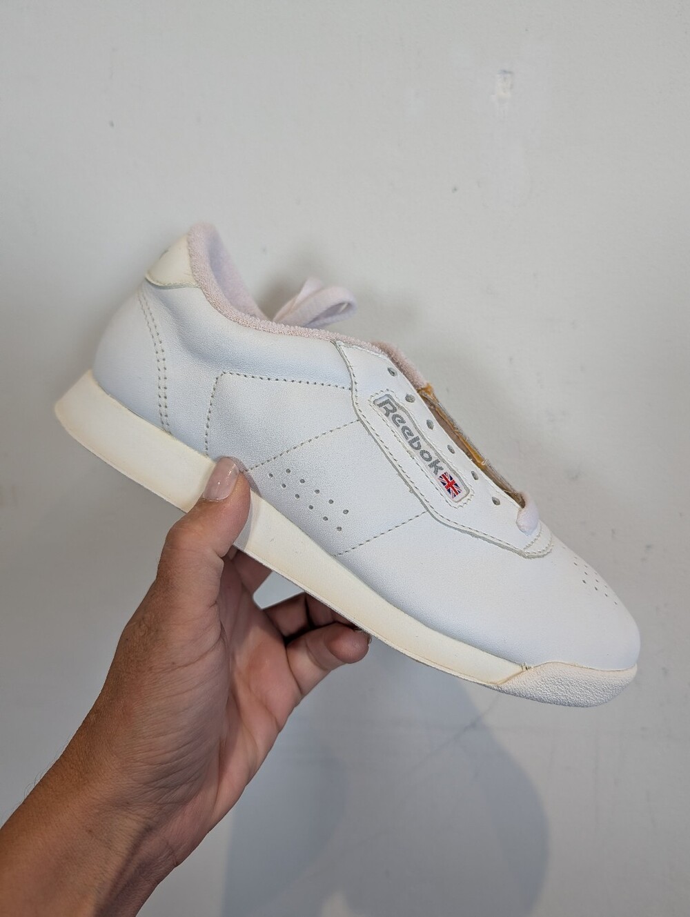 90's Vintage Reebok White Sneakers, Size 6.5
